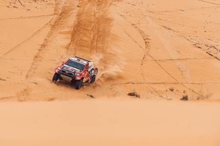 Szóste etapowe zwycięstwo Hiluxa w Rajdzie Dakar 2021. Al-Attiyah triumfuje po raz czwarty! 